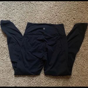 Lulu Lemon black leggings w/ mesh on sides